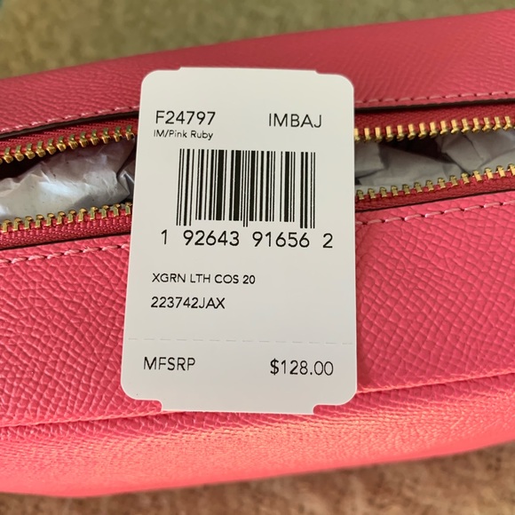 ๐ COACH BOXY COSMETIC CASE ๐ - Picture 5 of 8